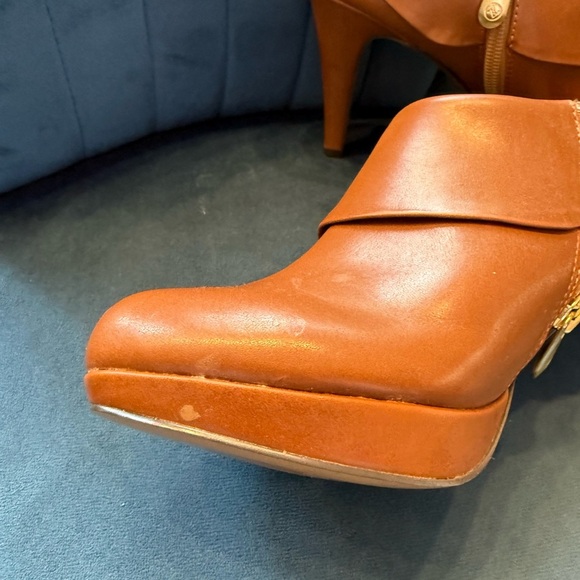 Adrienne Vittadini Cognac Leather Platform Booties – Women’s 6.5 - Picture 3 of 6